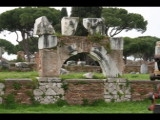 07007 ostia - regio i - forum - basilica (i,xi,5) - reste der marmordekoration - blick von osten.jpg